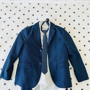 Boys Size 8 dress suit with shirt and a tie included